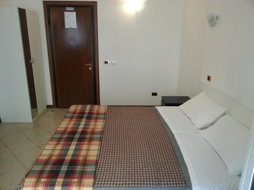 B&B Missi Рим Екстериор снимка