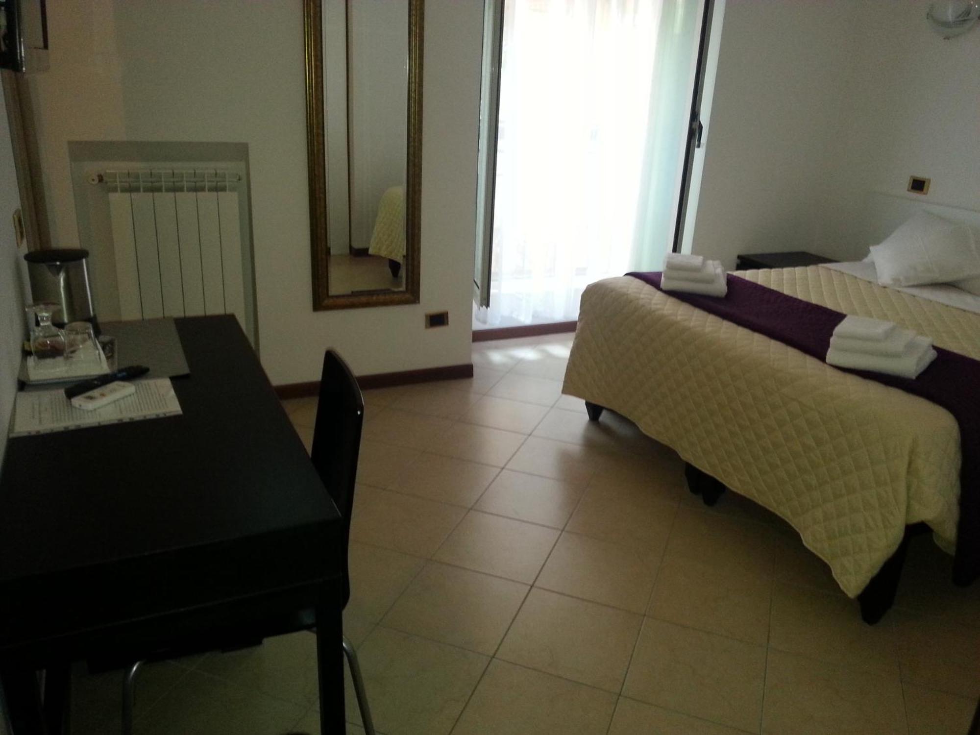 B&B Missi Рим Екстериор снимка